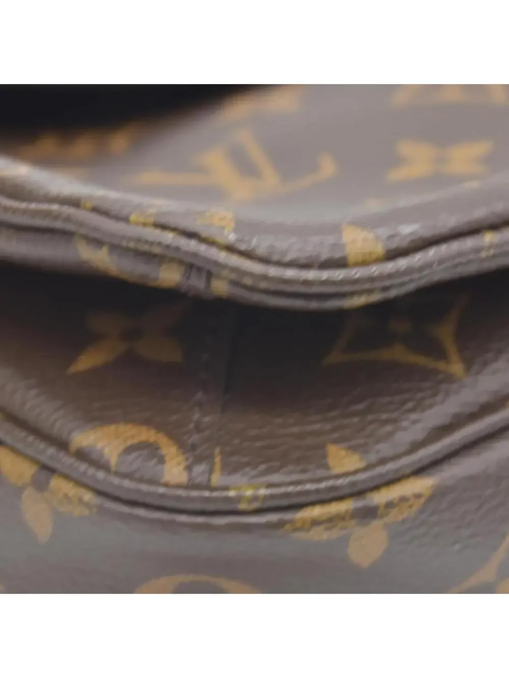 $2750 Louis Vuitton Monogram Pochette Metis PL1138